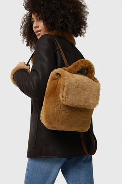 Image of Shearling mini-rugzak voor dames, gemberwol