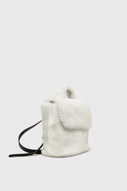 Image of Shearling mini-rugzak voor dames, witte wol