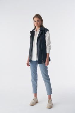 Image of Echt leren gilet met riem, marineblauw