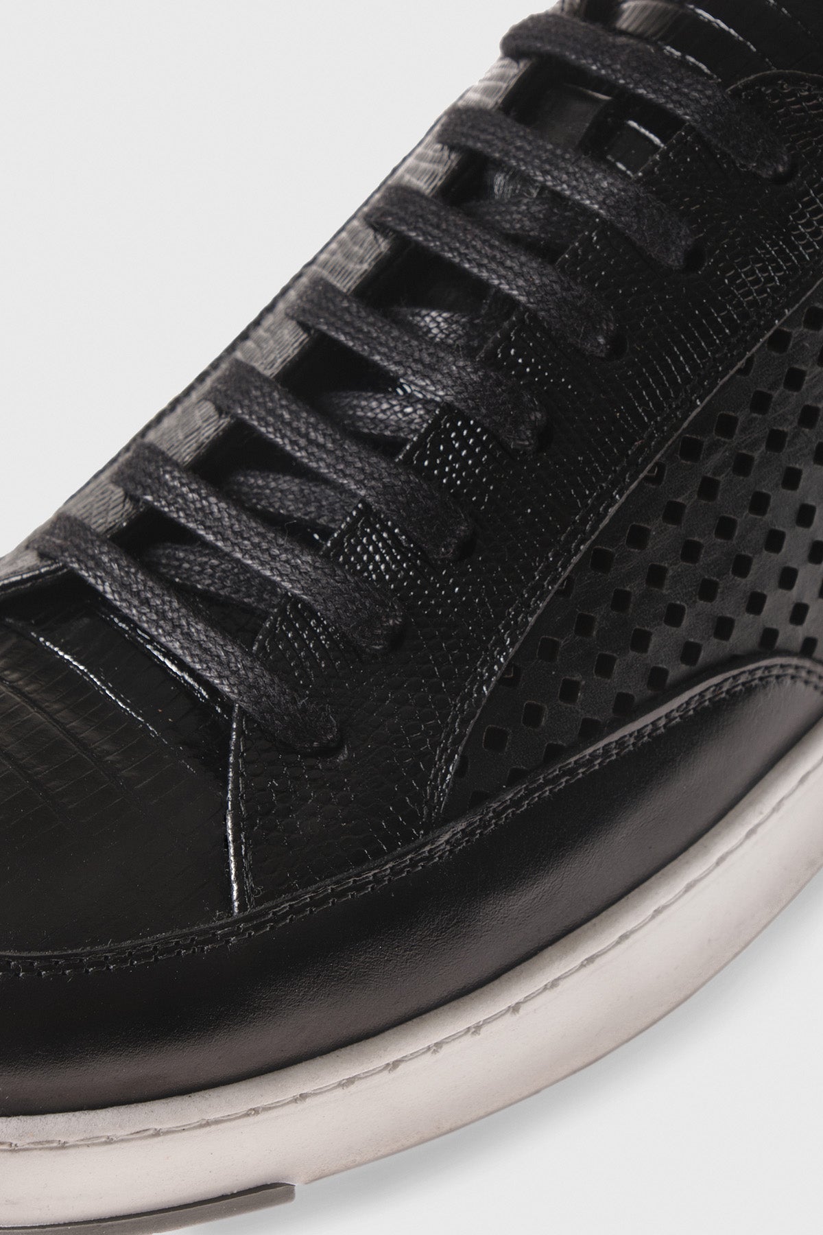 Herensneakers van ademend echt leer, Iguana Emboss Black