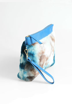 Image of Shearling-clutch voor dames, blauw met blauwe veelkleurige wol