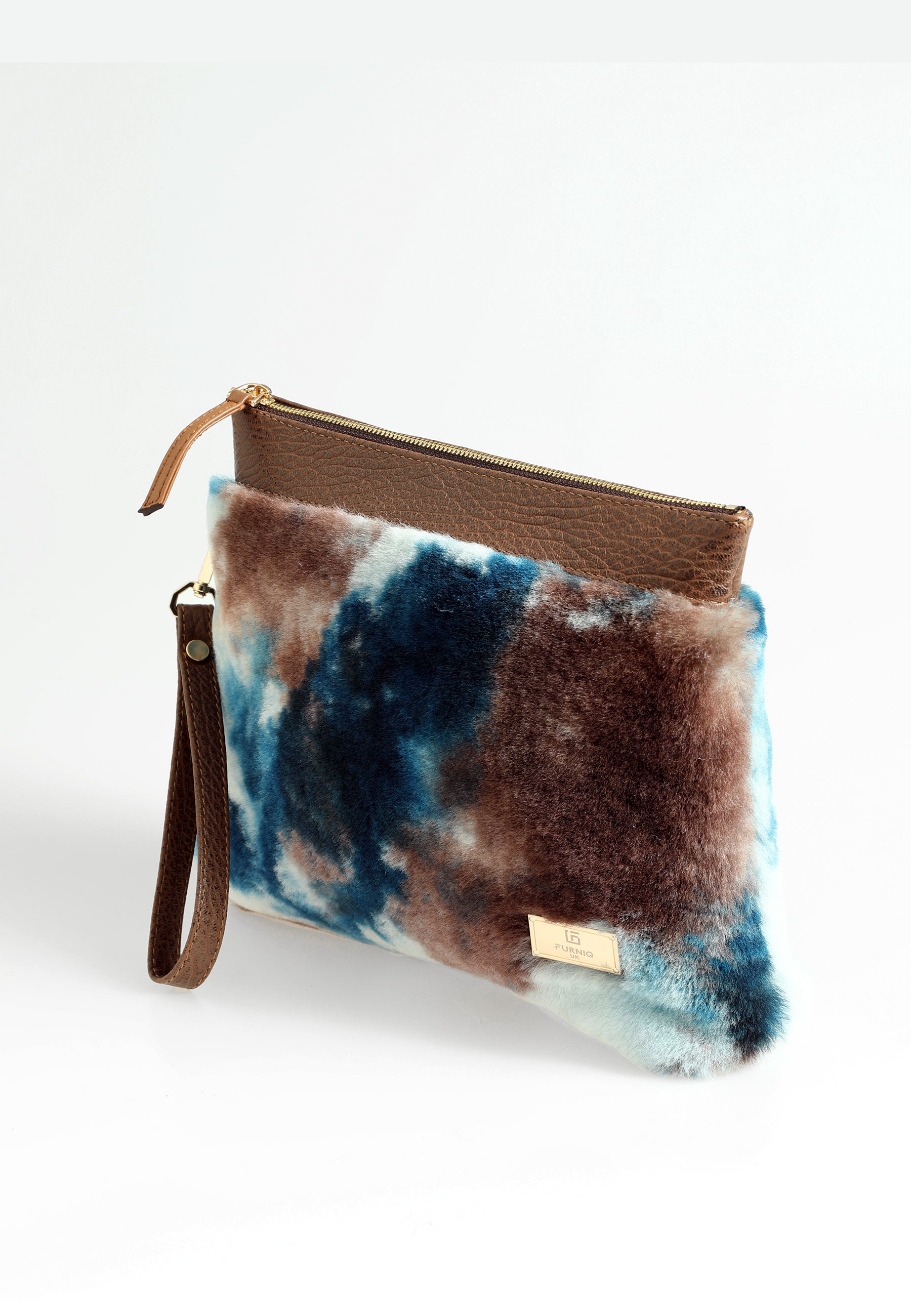 Shearling-clutch voor dames, bruin met blauwe veelkleurige wol