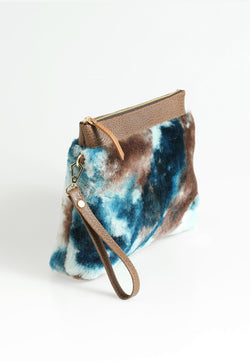 Image of Shearling-clutch voor dames, bruin met blauwe veelkleurige wol